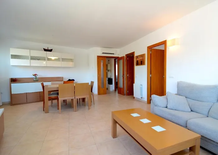 Trias Plaza Appartement *