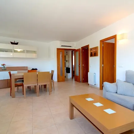 Trias Plaza Apartment *